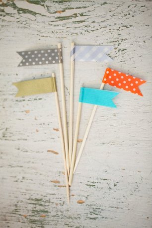 Флажки на шпажках