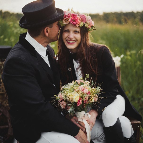 Детали фотосессии свадьбы в жокейском стиле