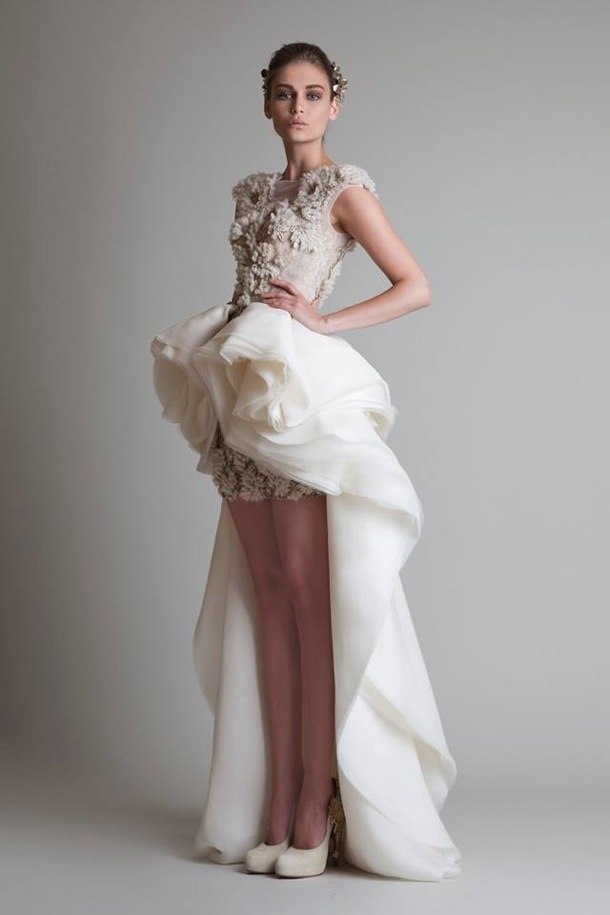 Платье невесты с асимметричным кроем
