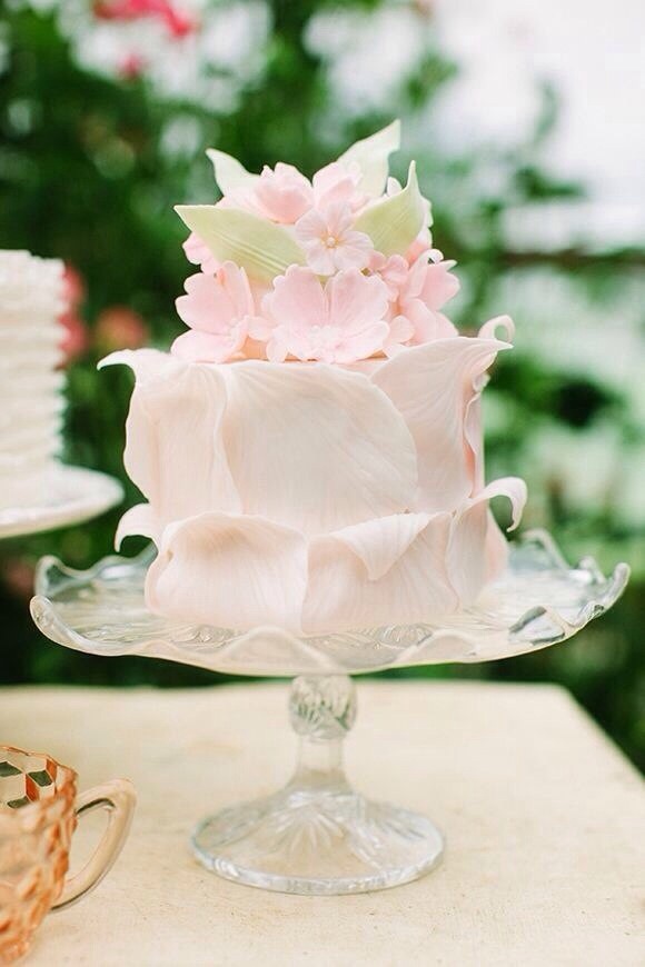 Свадебный торт в виде бутона