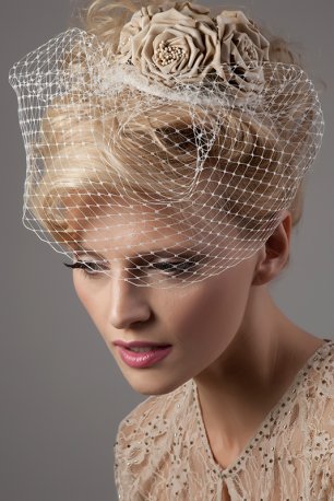 Вуалетка с розами