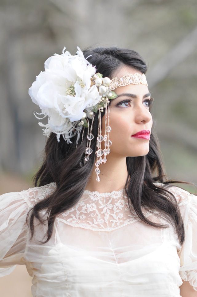 Аксессуар для прически невесты - повязка с большим цветком и бусинами