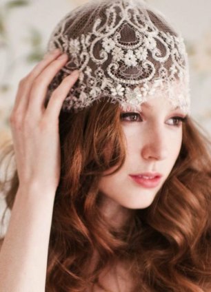 Кружевной чепец невесты