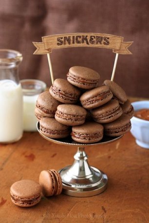 Макаруны на сладком столе