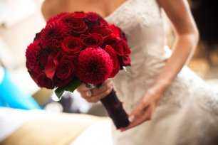 Однотонный букет невесты