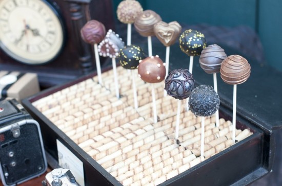 Сладкий стол: конфеты на палочках