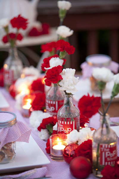 Оформление свадебного стола: цветы, свечи и шары