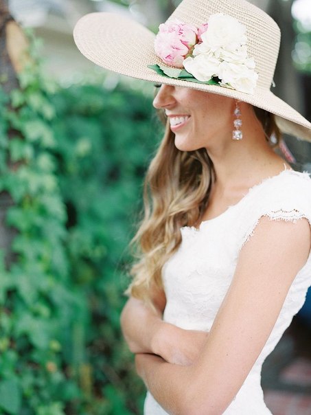 Нестандартный аксессуар для невесты - шляпа с широкими полями