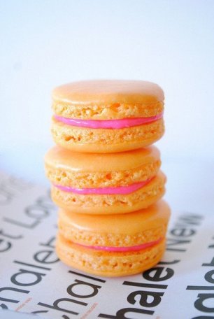 Макаруны на сладком столе