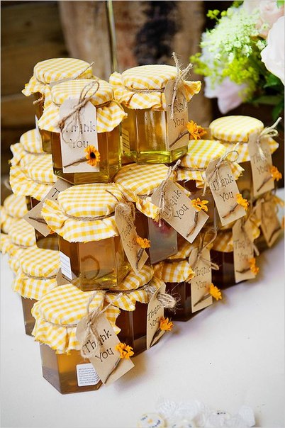 Бонбоньерки в виде баночек с медом
