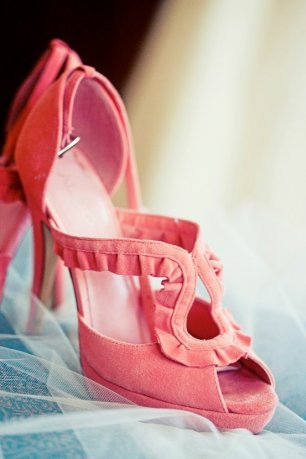 Туфли-босоножки невесты из замши