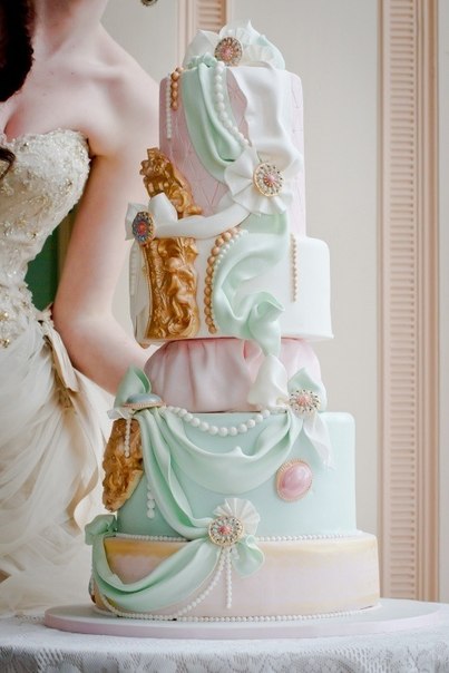 Фантазийный свадебный торт