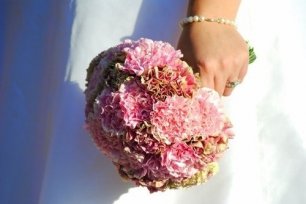 Букет невесты из гвоздик