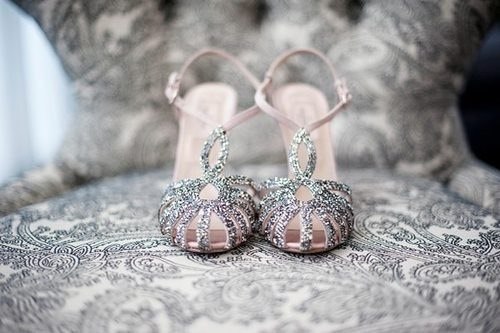 Туфли-босоножки невесты в винтажном стиле