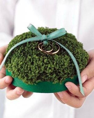 Необычная подушечка для колец