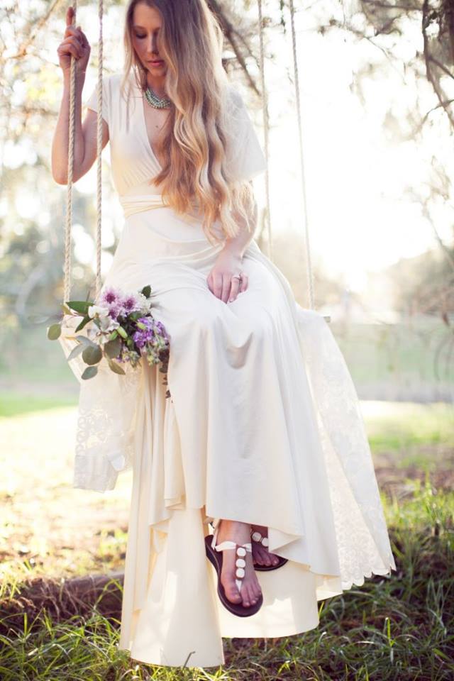 Платье невесты простого кроя