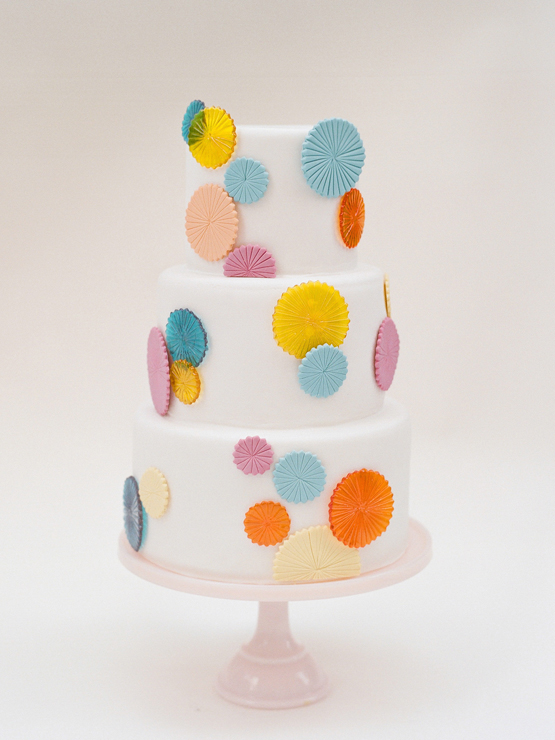 Радужный свадебный торт