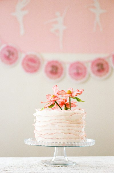Фактурный свадебный торт