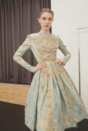 Платье невесты с вышивкой