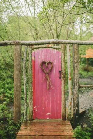 Имитация двери - удивительный декор для свадебной фотосессии