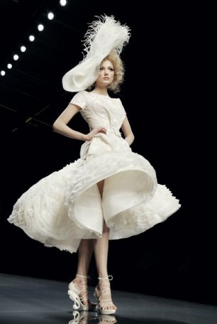 Экстравагантное платье невесты