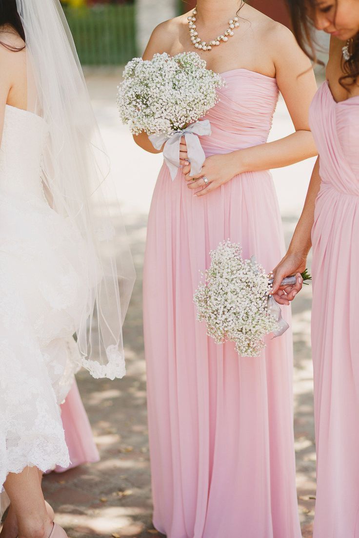 Розовое платье у невесты
