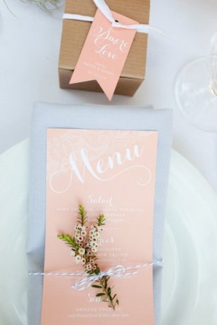 Оформление стола: меню