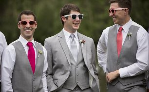 Аксессуар жениха и его друзей - солнцезащитные очки
