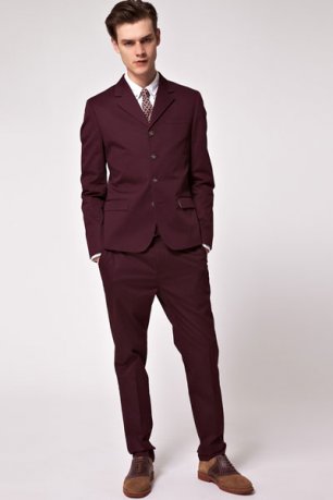 Монохромный костюм жениха