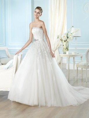 Платье невесты с вышивкой