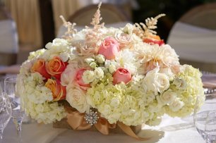 Цветочная композиция для оформления стола