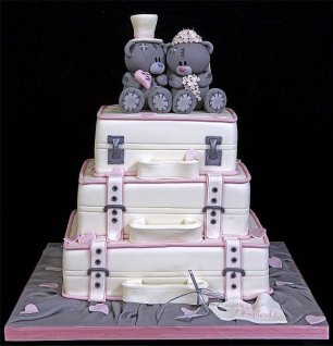 Свадебный торт с фигурками медведей