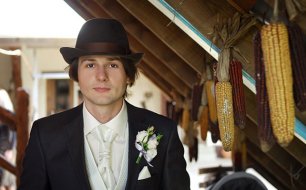 Детали образа жениха: шляпа