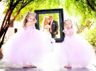 Цветочные девочки на свадебной фотосессии
