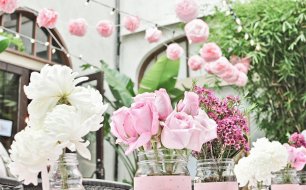 Оформление стола цветами