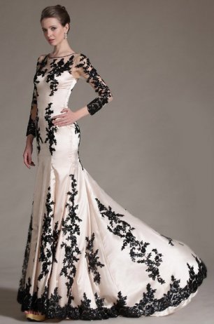 Платье невесты с вышивкой