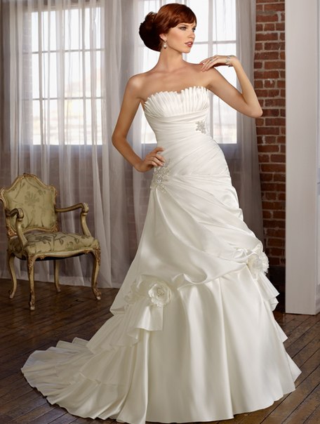 Платье невесты с гофрированным лифом