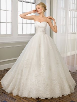 Платье невесты с широким поясом