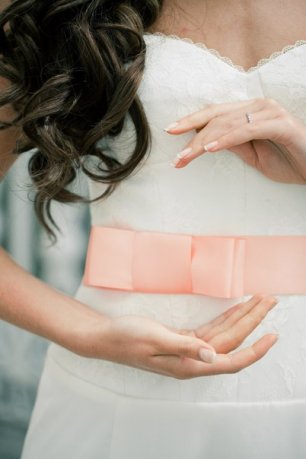 Пояс на платье невесты