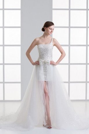 Платье невесты с многослойной юбкой