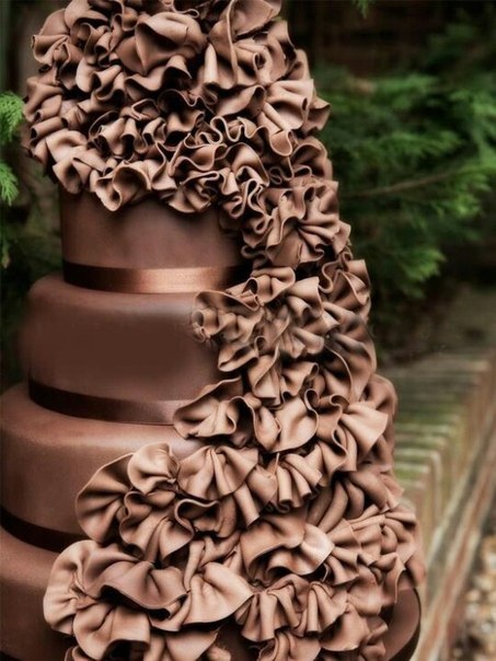 Невероятное оформление свадебного торта