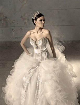 Платье невесты-"принцессы"