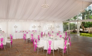 Оформление свадебного стола для торжества на природе