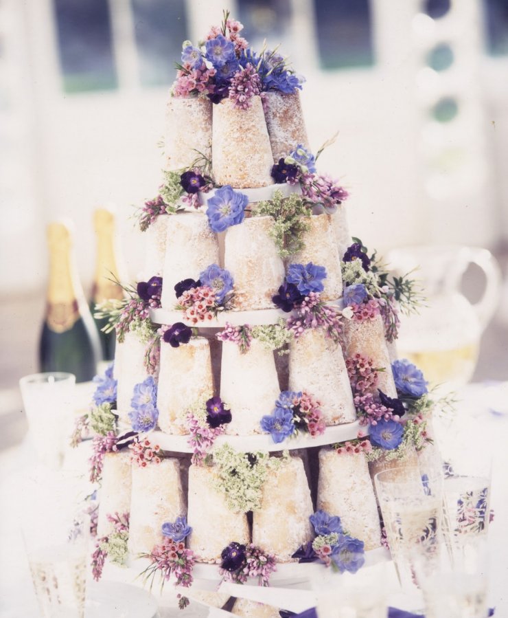 Свадебный торт необычной структуры
