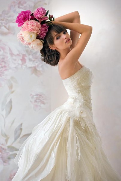 Платье невесты из разных текстур
