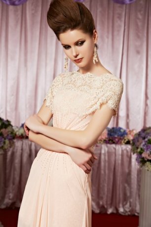 Платье невесты с кружевом