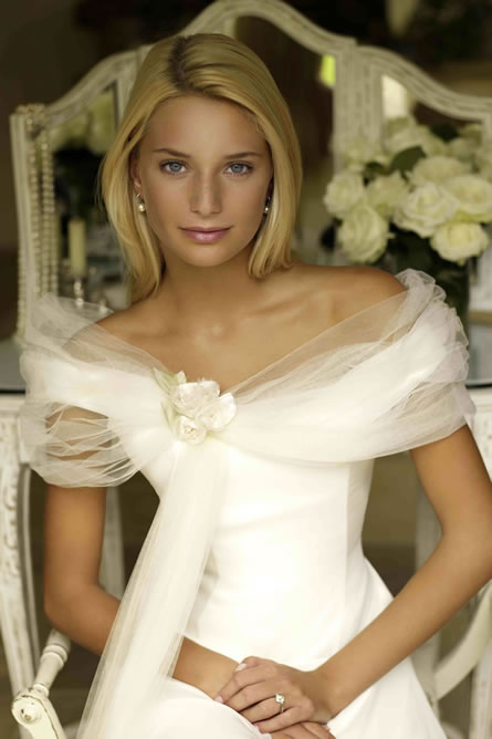 Накидка в ретро-стиле для платья невесты