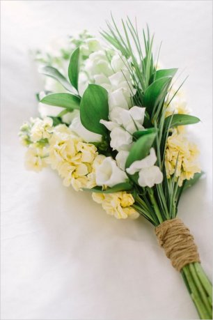 Удлиненный букет невесты