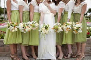 Подружки невесты и букеты