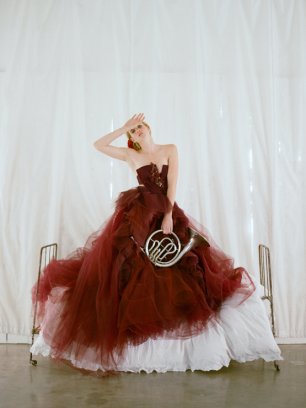 Платье невесты бордовое